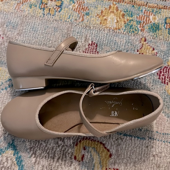 Tan Tap Shoes. Size 2. Velcro Straps - Picture 3 of 3